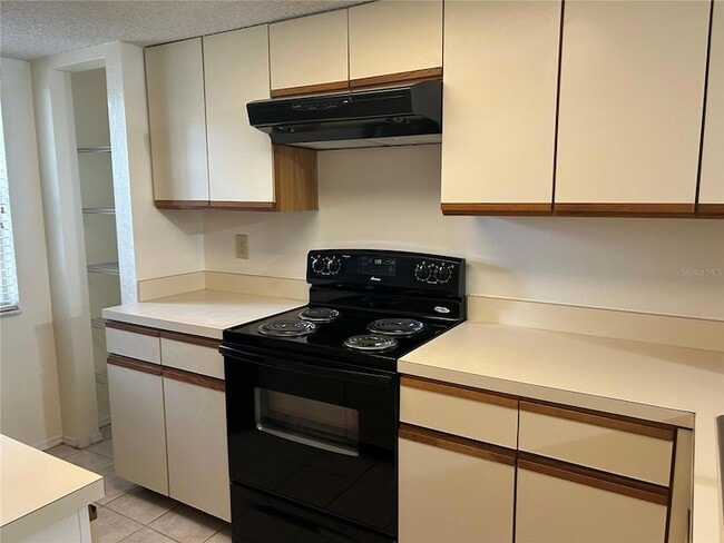 Building Photo - 2143 Fox Chase Blvd
