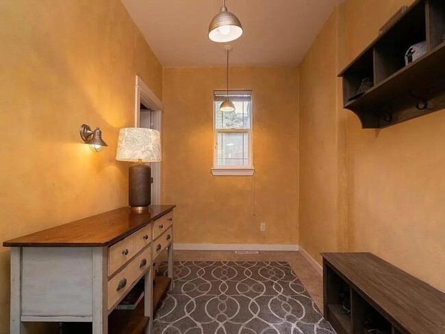 Building Photo - 2242 NW Torrey Pines Dr