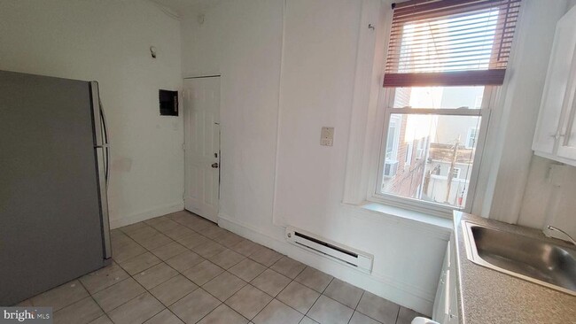 Building Photo - 1249 Shackamaxon St