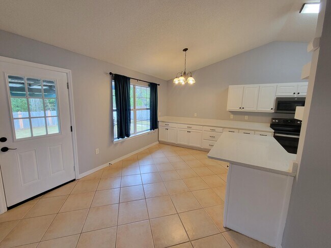 Building Photo - 9780 Parker Lake Cir