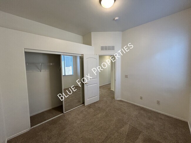 Building Photo - 1194 W Rodriguez Rd