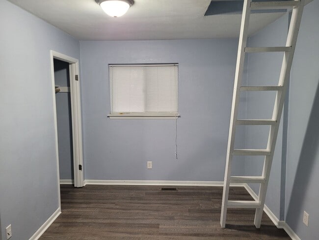 Building Photo - REAGAN WOODS Cul-De-Sac Home