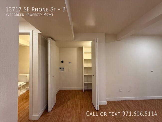 Building Photo - 13717 SE Rhone St