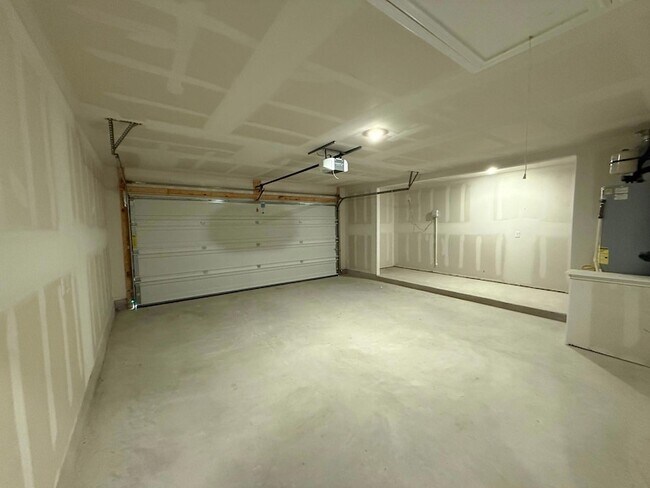 Building Photo - 290 Gresham