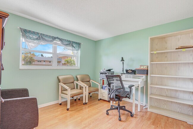 Building Photo - 18081 SE Country Club Dr