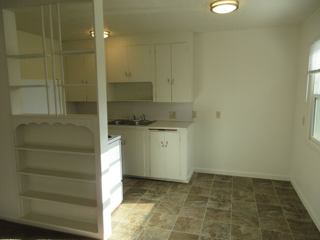 Building Photo - One Bedroom Home in Keizer