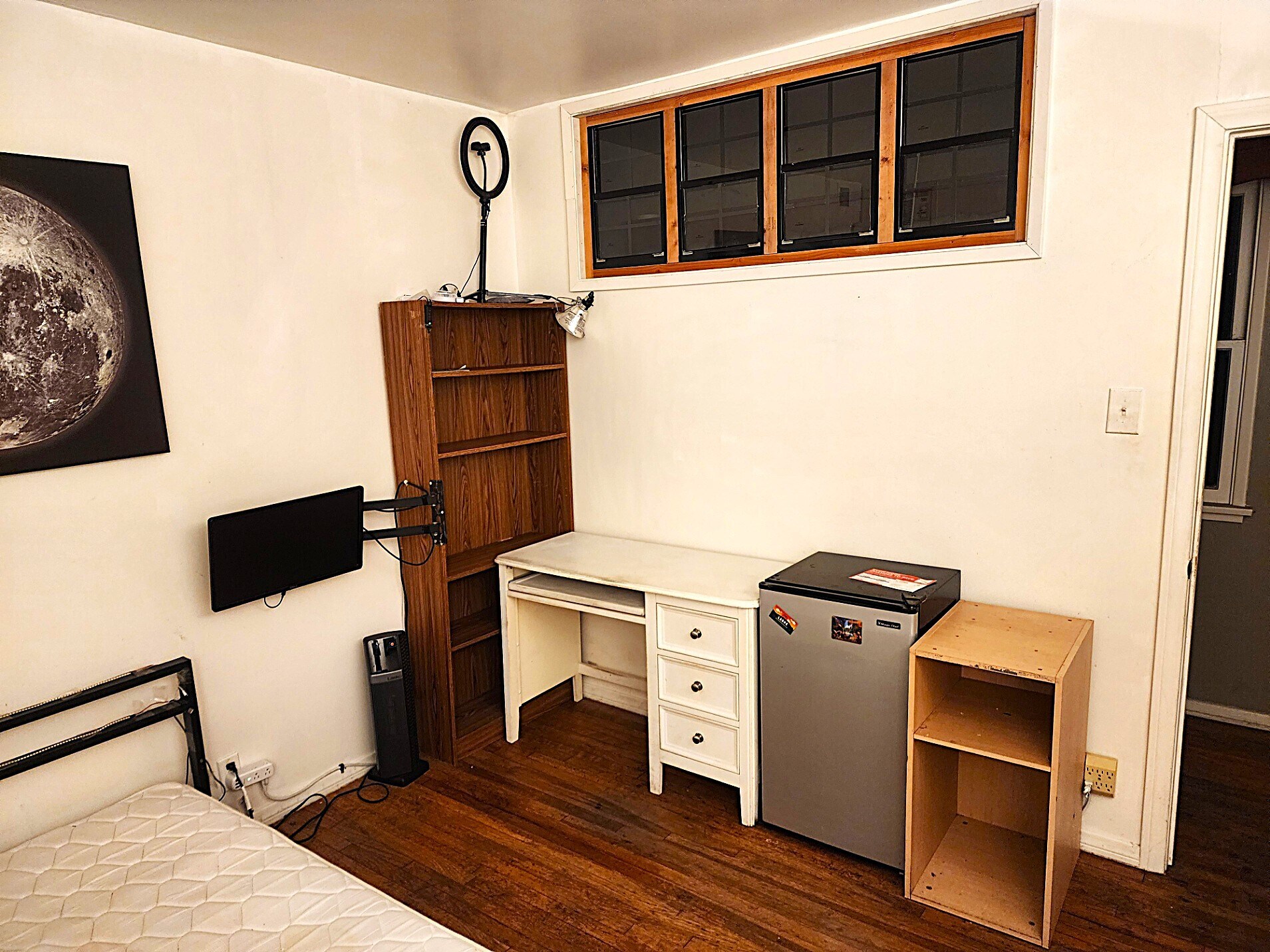 FURNITURE, REFRIGERATOR, COMP MONITOR - 939 Palms Blvd