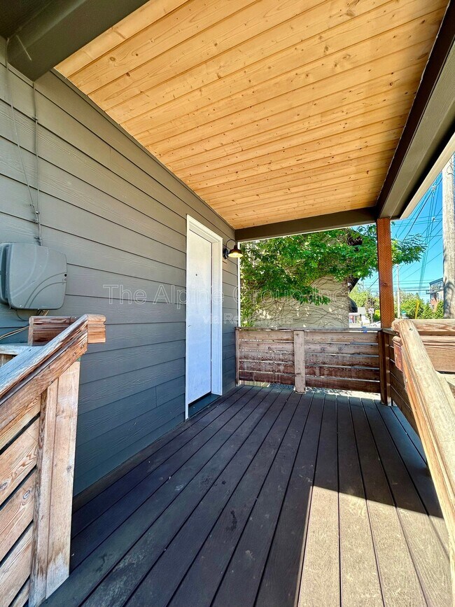 Building Photo - 4831 N Maryland Ave