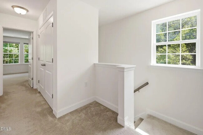 Building Photo - Lease OR Lease to Own