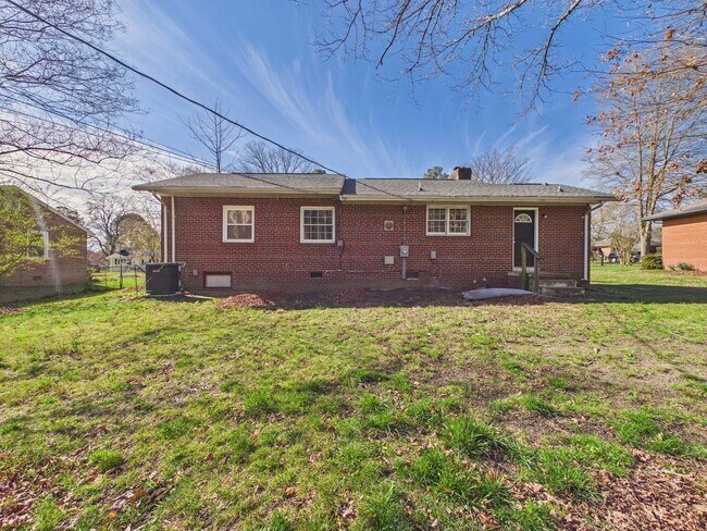 Building Photo - 6534 Worthington Rd