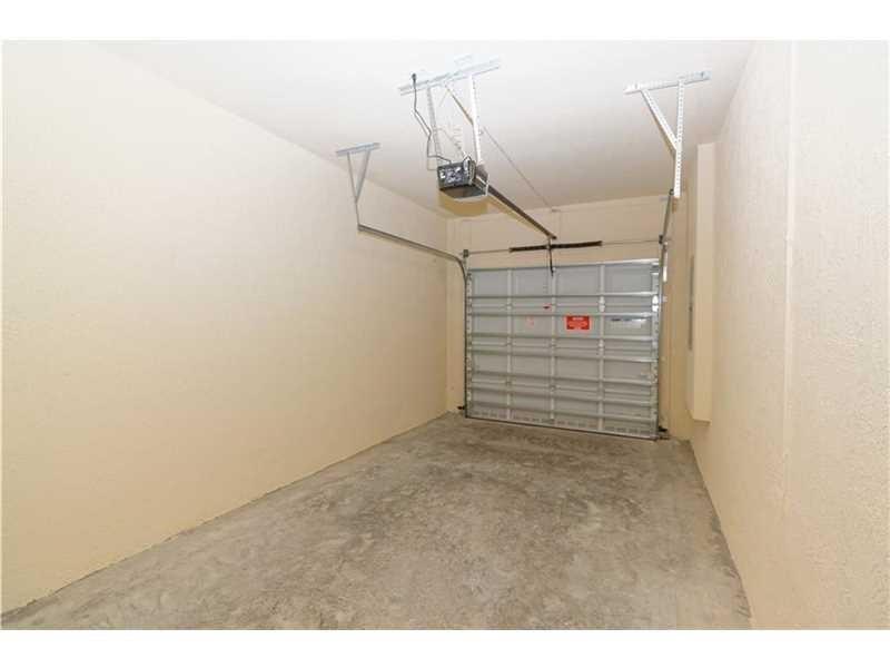 Building Photo - 5886 NW 56th Pl