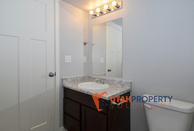 Building Photo - 14424 S Ferndale Way