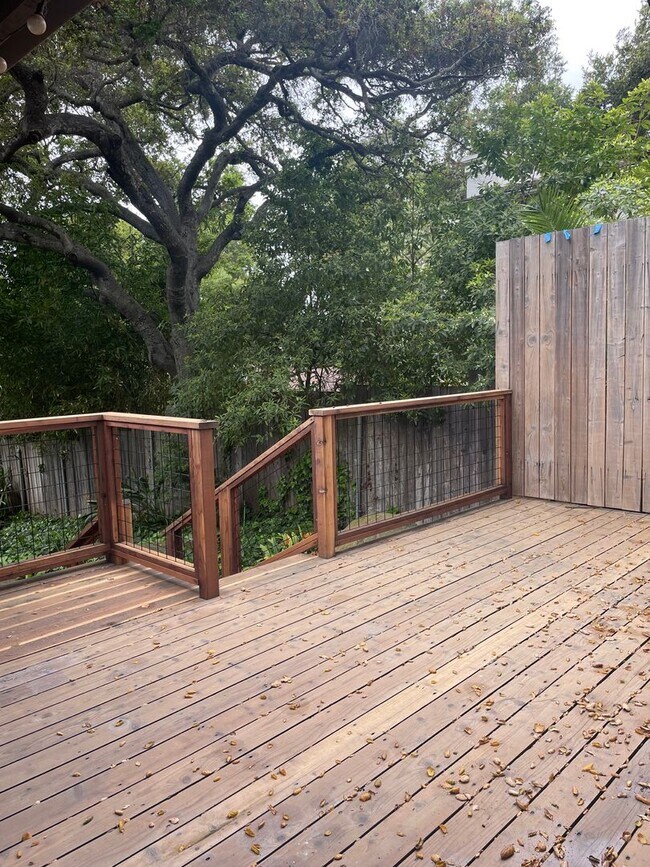 Building Photo - Upper East/Mission Area 3 Bedroom Home - Available Mid-August