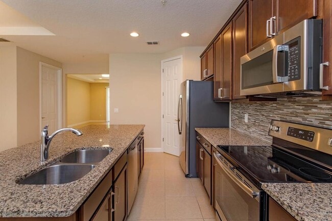 Building Photo - 1288 Bolton Pl