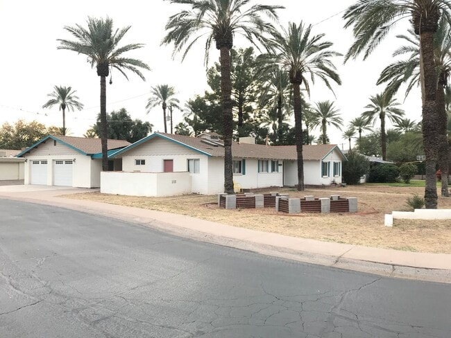Building Photo - Historic District TEMPE house.