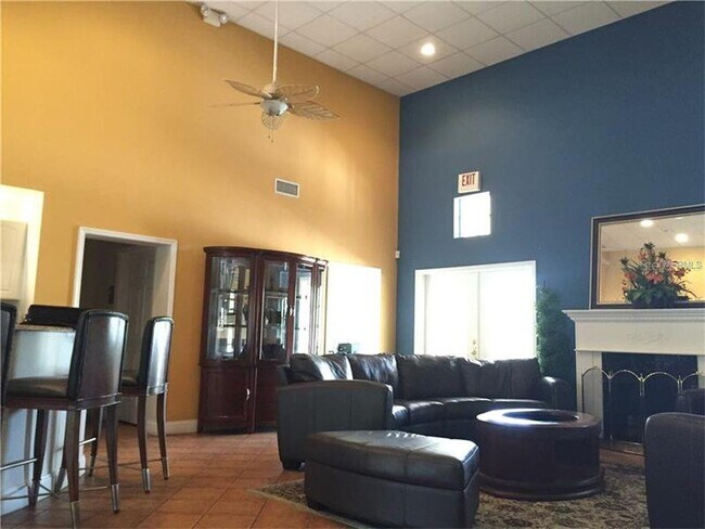 Building Photo - 2818 Somerset Park Dr
