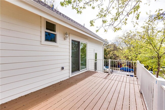 Building Photo - 1906 E 17th St