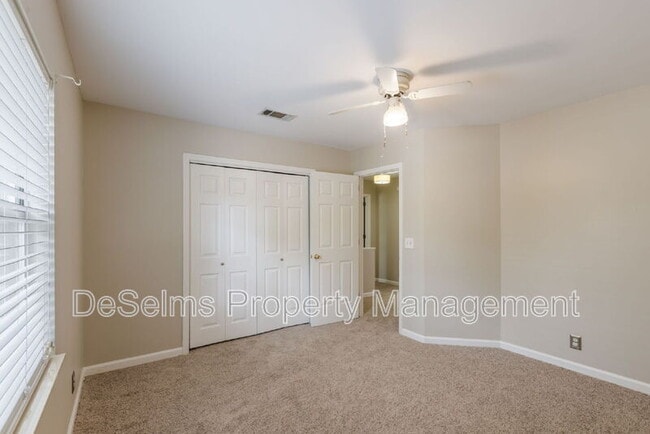 Building Photo - 5120 English Village Dr