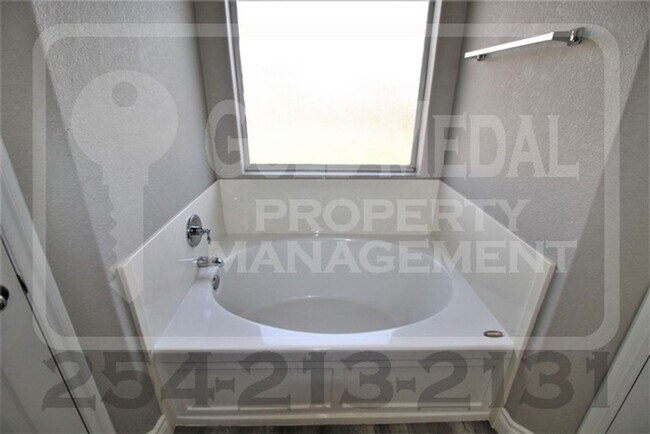 Building Photo - 2513 Jake Dr