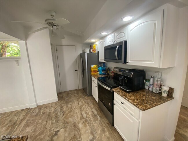 Building Photo - 14805 Crooked Pond Ct