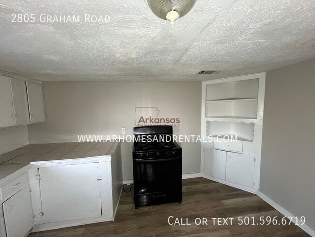 Building Photo - 2805 Graham Rd