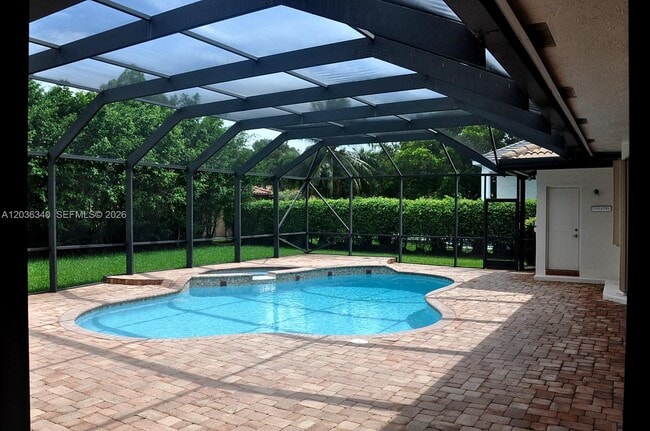 Building Photo - 405 Sabal Way