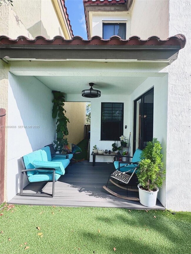 Building Photo - 10300 NW 70th Terrace