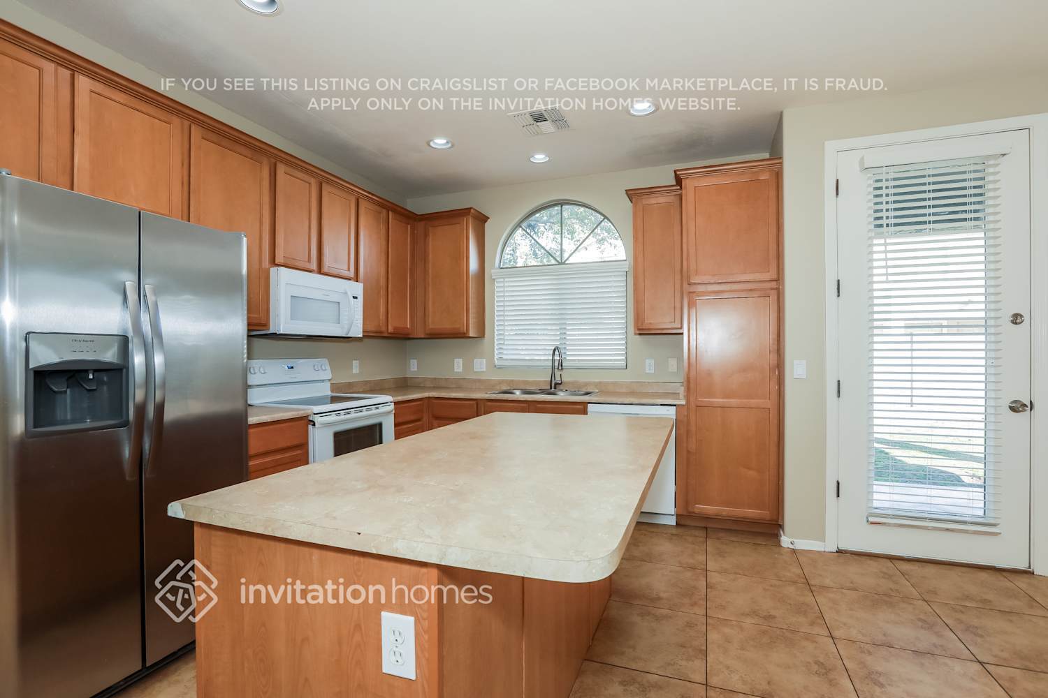 Building Photo - 3688 E Sundance Ave