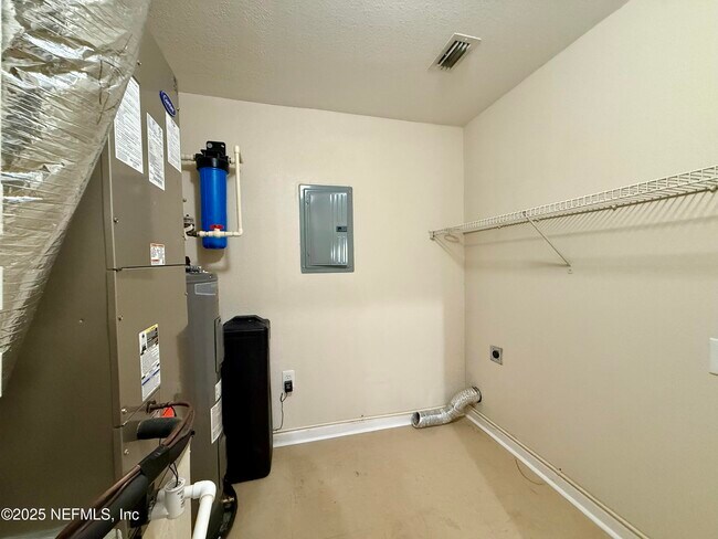 Building Photo - 10075 GATE N Pky