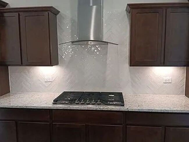 Building Photo - Welcome to this beautiful 3 bedroom, 2 bat...