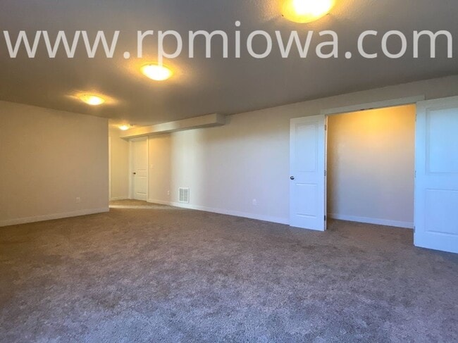 Building Photo - NEAR ABBIE GROVE ELEMENTARY!! 4 Bedroom, 3 Bath Home in Ankeny