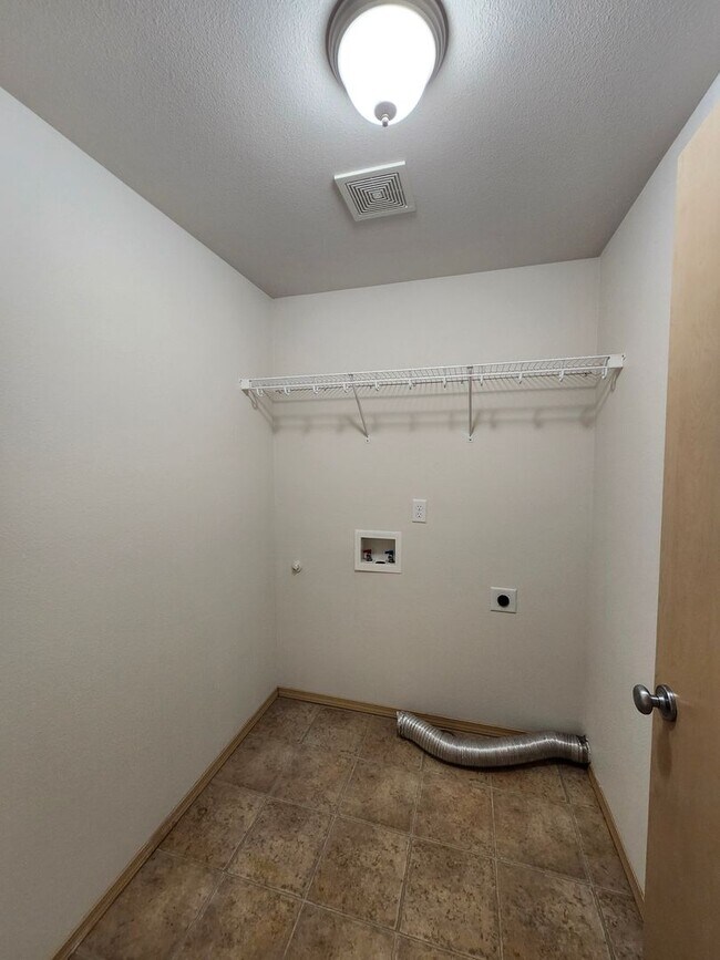 Building Photo - 5822 Austin Ct