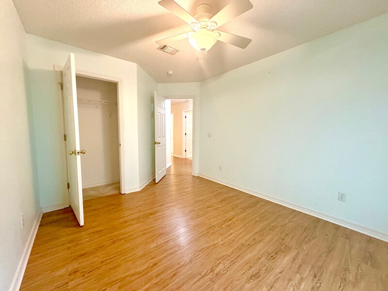 Building Photo - 6879 Cedar Ridge Cir