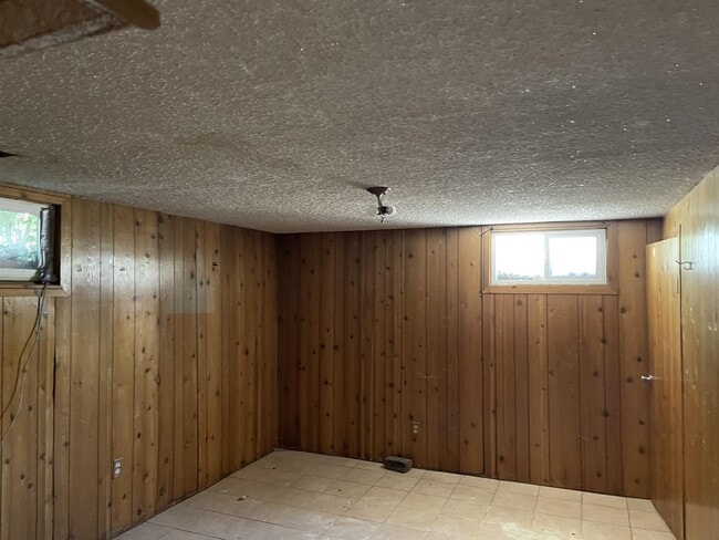 Building Photo - 1547 S Hollywood Ave