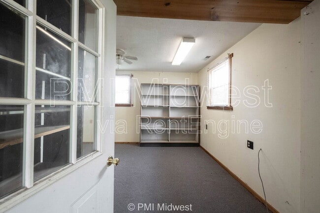 Building Photo - 126 Lewis Dr