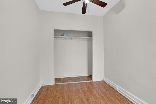 Building Photo - 2524 E Lehigh Ave