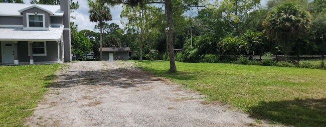 Building Photo - 16930 W Brighton Dr