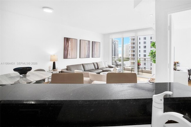 Building Photo - 801 Brickell Key Blvd