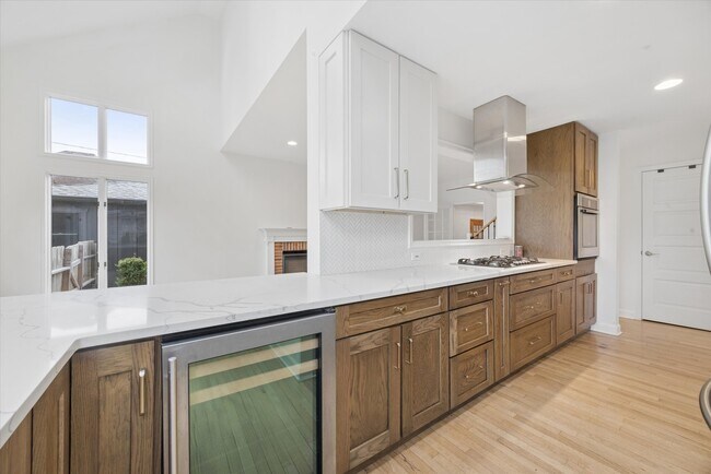 Building Photo - 502 47th St