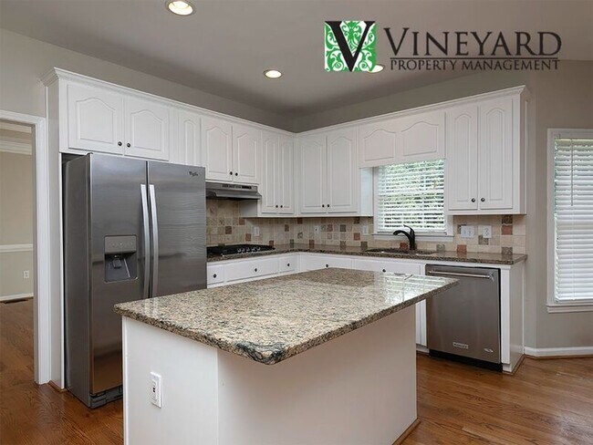 Building Photo - 255 Henson Way