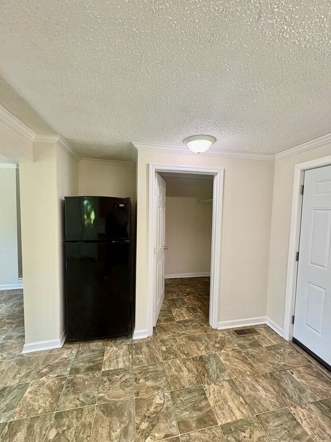 Building Photo - 3 Bed /2.5 Bath East Nash!