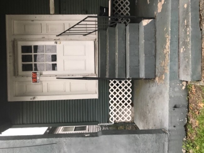Building Photo - 1708 S Lopez St