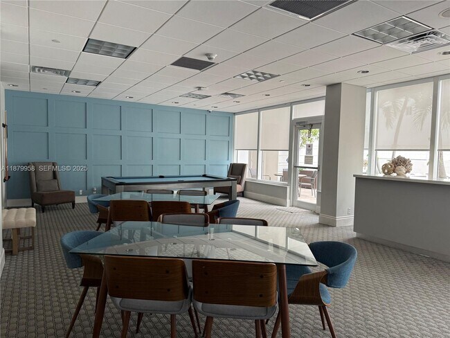 Building Photo - 209 N Fort Lauderdale Beach Blvd