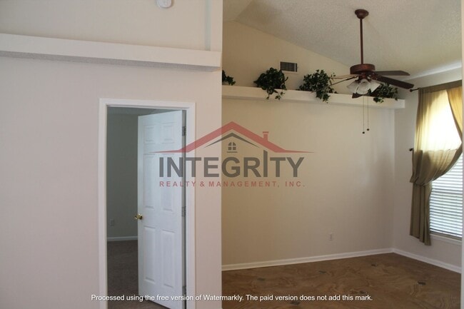 Building Photo - 3 bed/2.5 bath in Lake Asbury