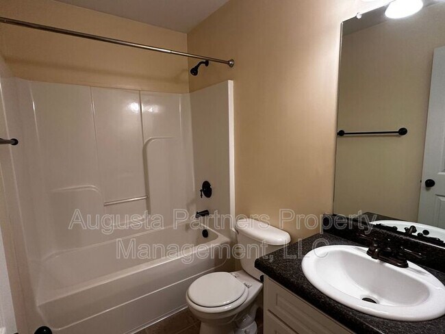 Building Photo - 206 High Meadows Cir