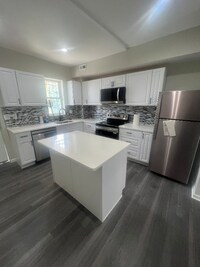 Building Photo - 503 N Glover St
