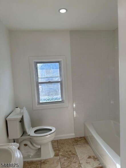 Building Photo - 10 Kipp Pl