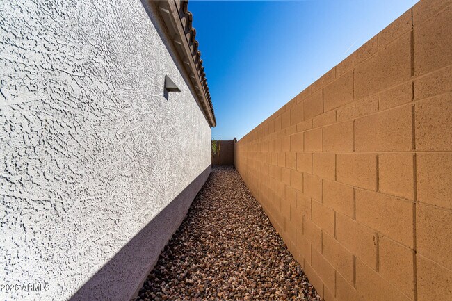 Building Photo - 17589 N Del Mar Ave