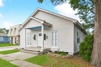 Building Photo - 3701 Derbigny St