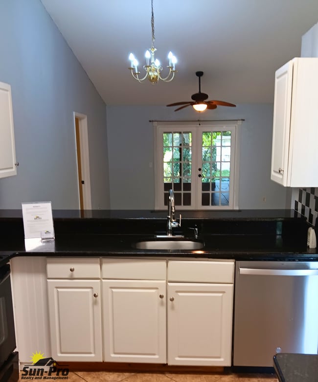Building Photo - 3748 Gatewood Dr